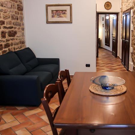 Casa Armanni - La Tua Casa Di Pietra Leilighet Gubbio Eksteriør bilde