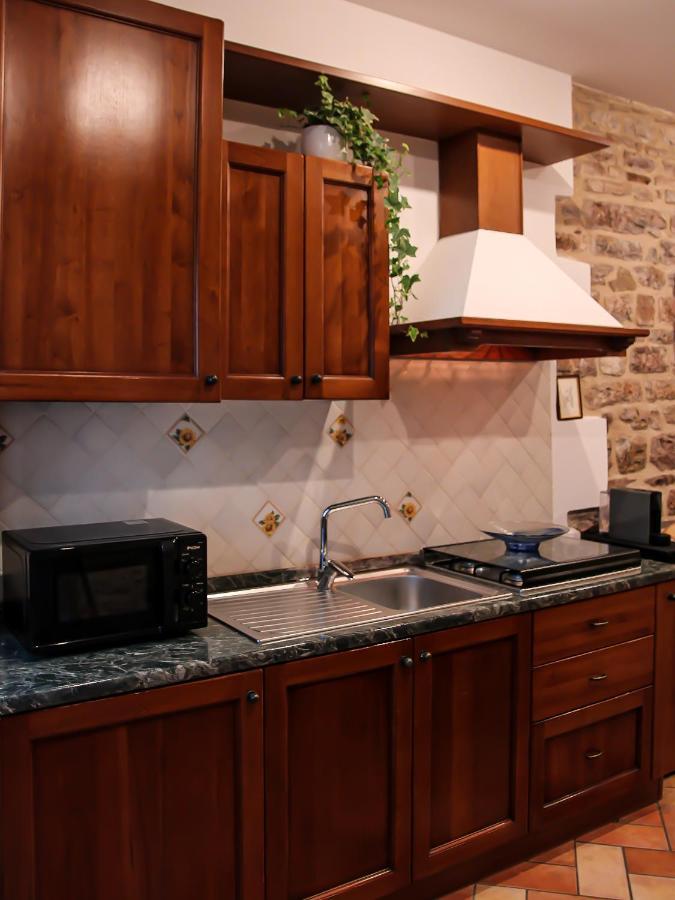 Casa Armanni - La Tua Casa Di Pietra Leilighet Gubbio Eksteriør bilde