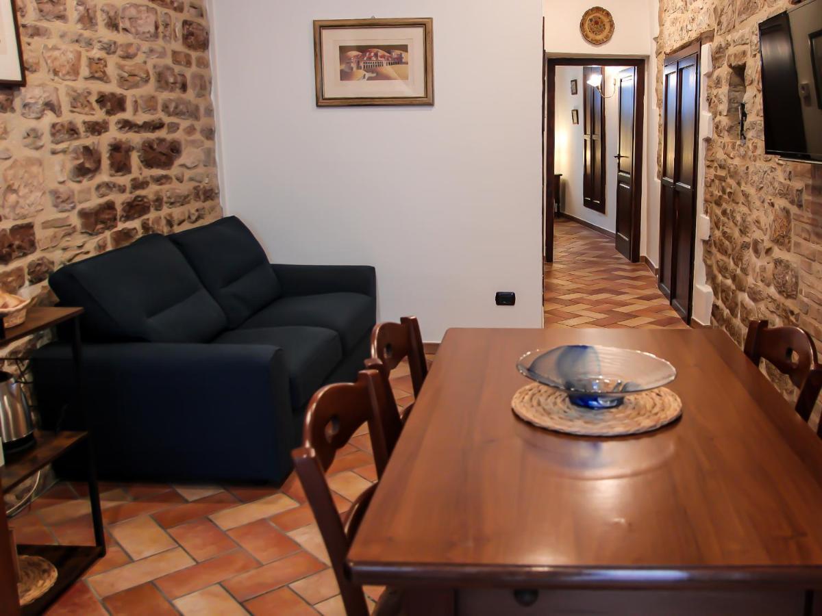 Casa Armanni - La Tua Casa Di Pietra Leilighet Gubbio Eksteriør bilde
