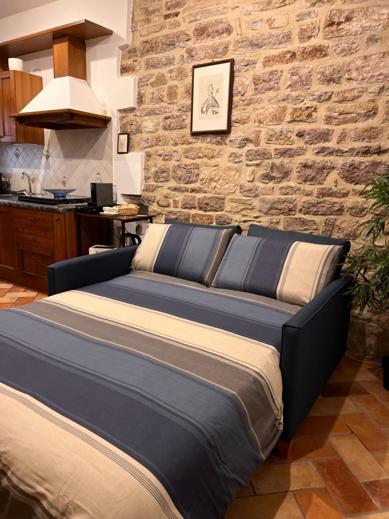 Casa Armanni - La Tua Casa Di Pietra Leilighet Gubbio Eksteriør bilde